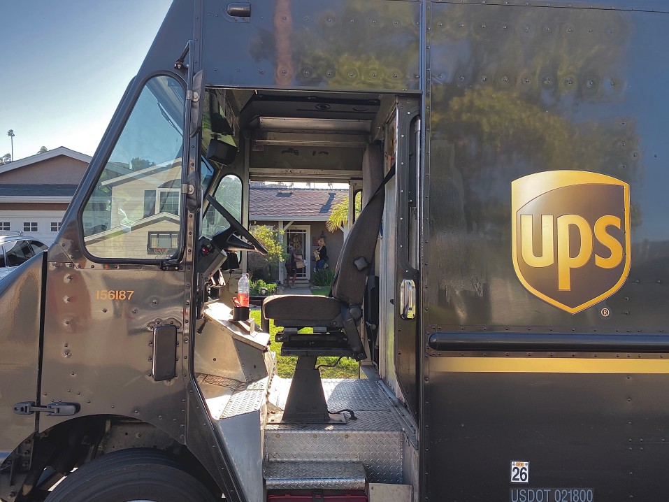 ups delivery truck dimensions